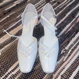 Brand new Soft Style heels